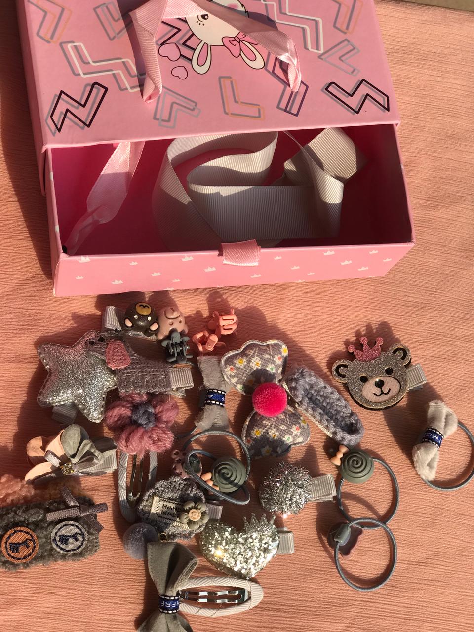 Stylish Accessories gift Box ( 25pcs included)