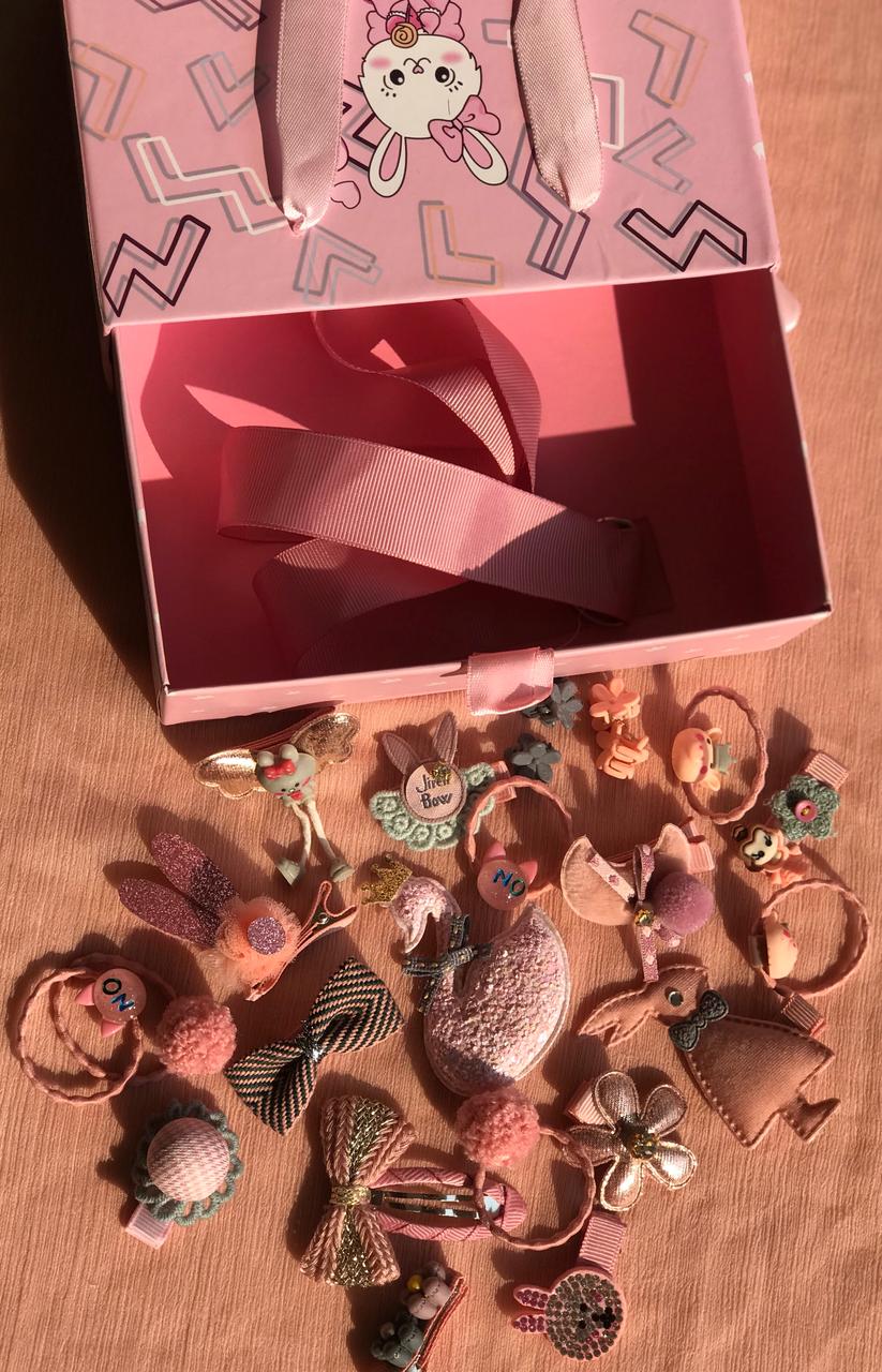 Stylish Accessories gift Box ( 25pcs included)