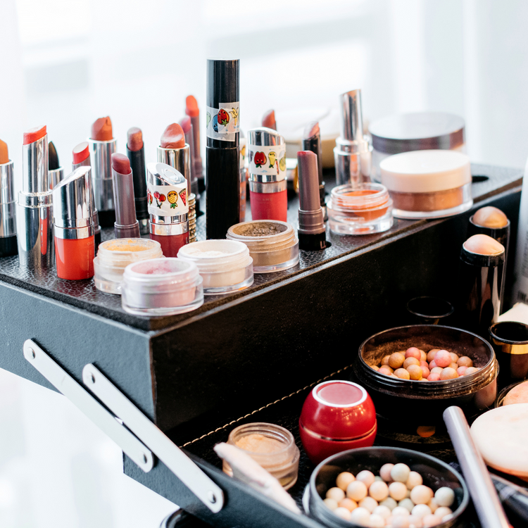 Makeup KG Deals