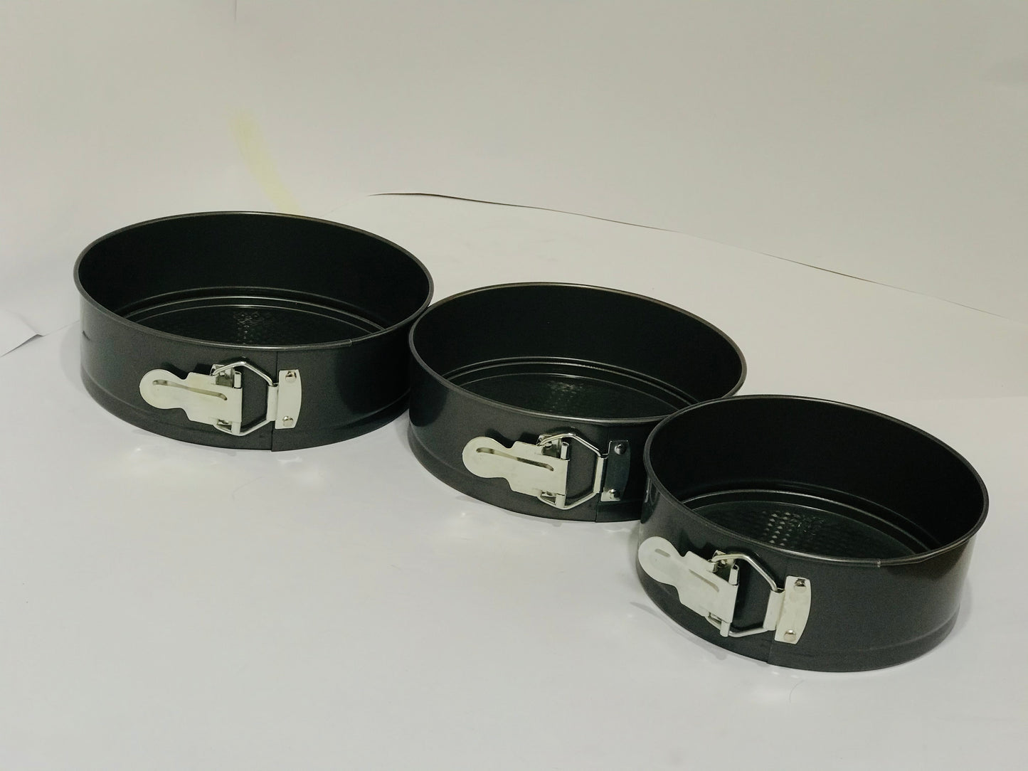 Baking pans | Cake Cooking Pans set of three (3) pans