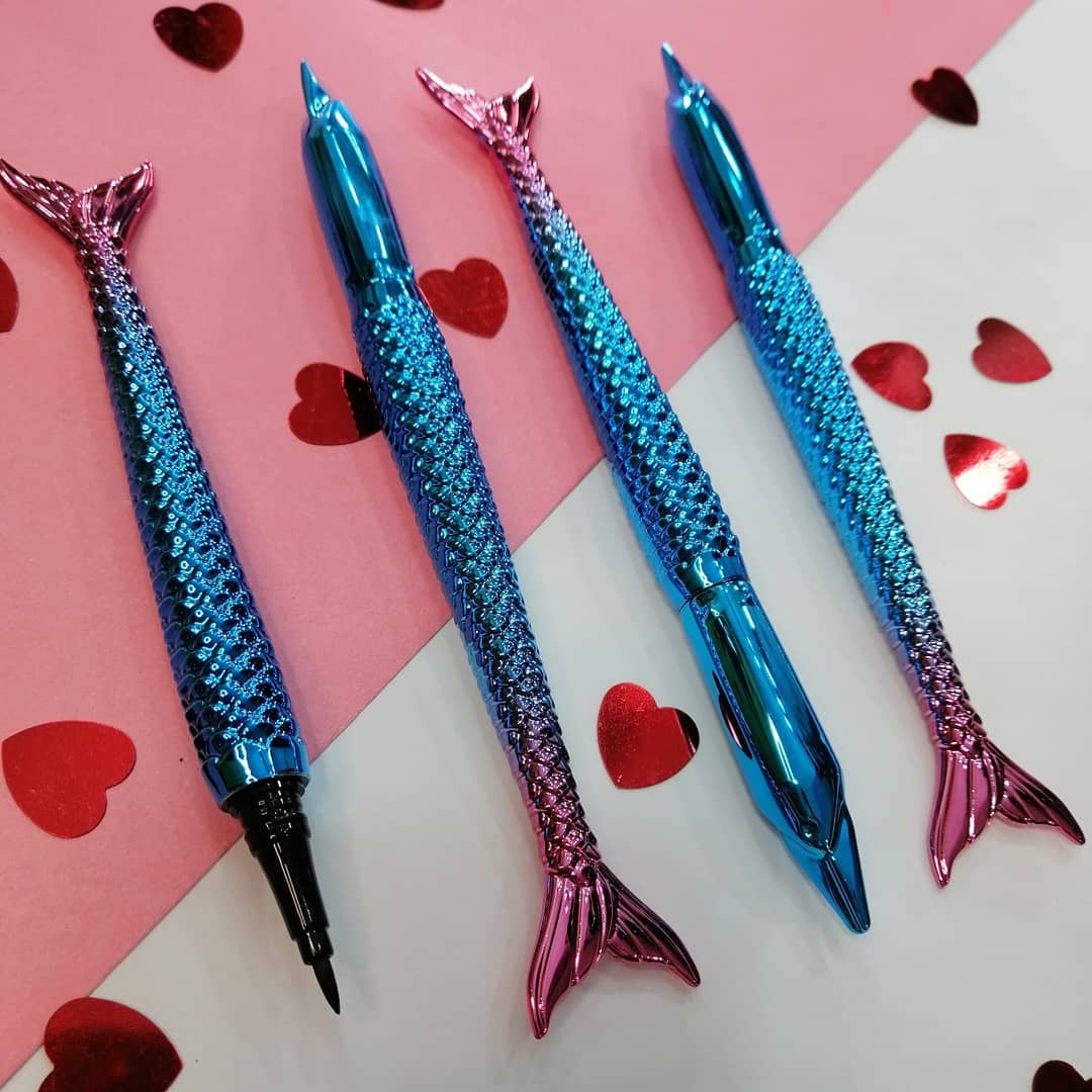 Black mermaid Eyeliner / waterproof / long lasting
