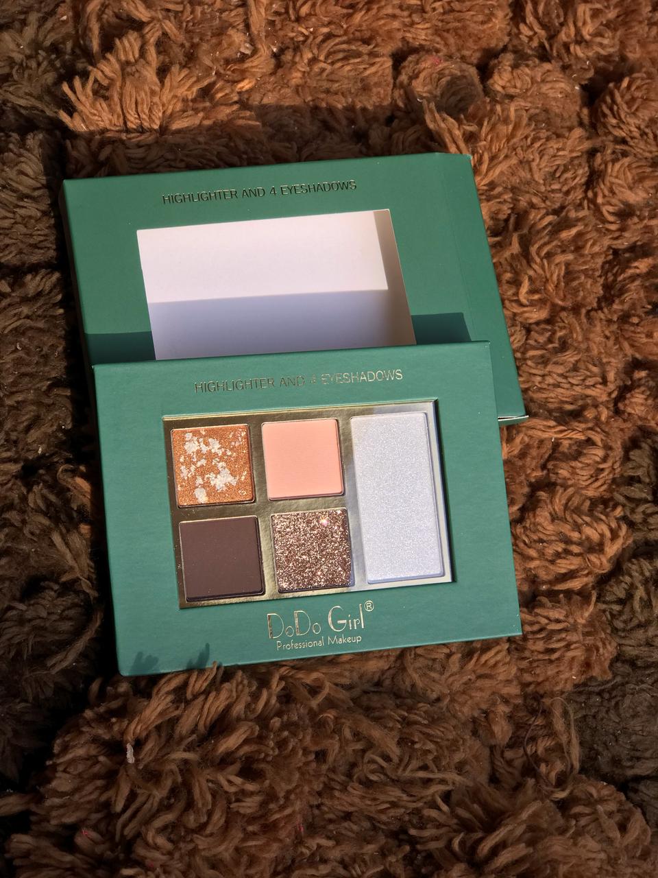 DoDo girl professional eyeshadow palette with silver Highlighter